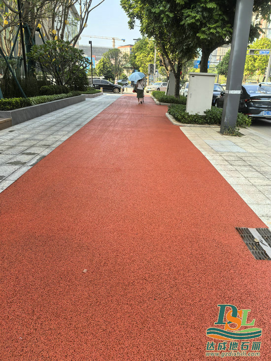 彩色透水混凝土為廣州口袋公園建設(shè)增添色彩！